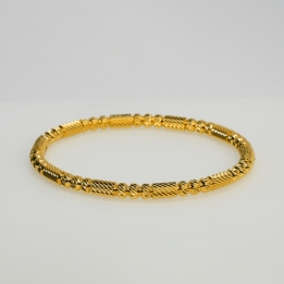 Radiant Twist Bracelet - Dainty Design