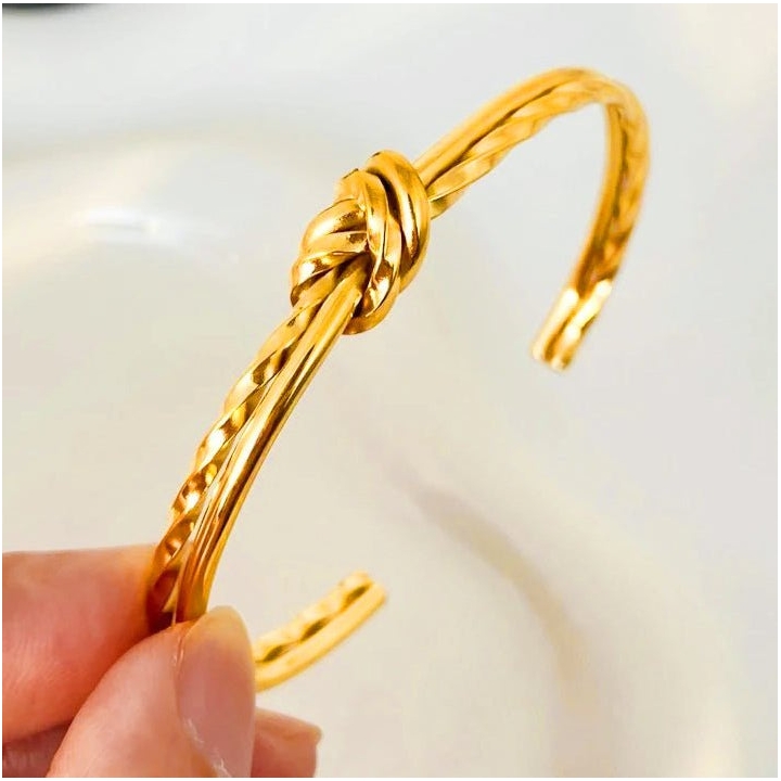 Golden Love Knot Cuff - Dainty Design