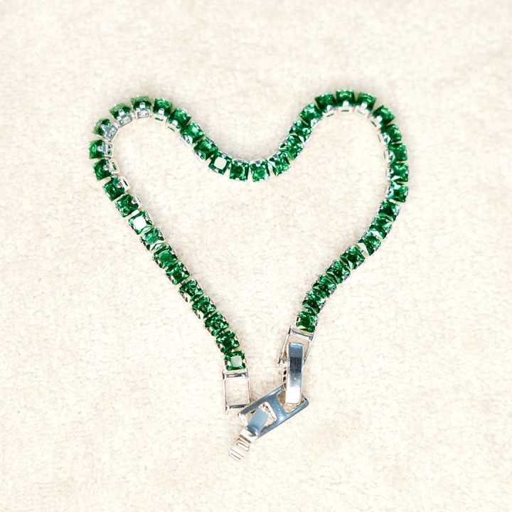Emerald green tennis bracelet - Dainty Design